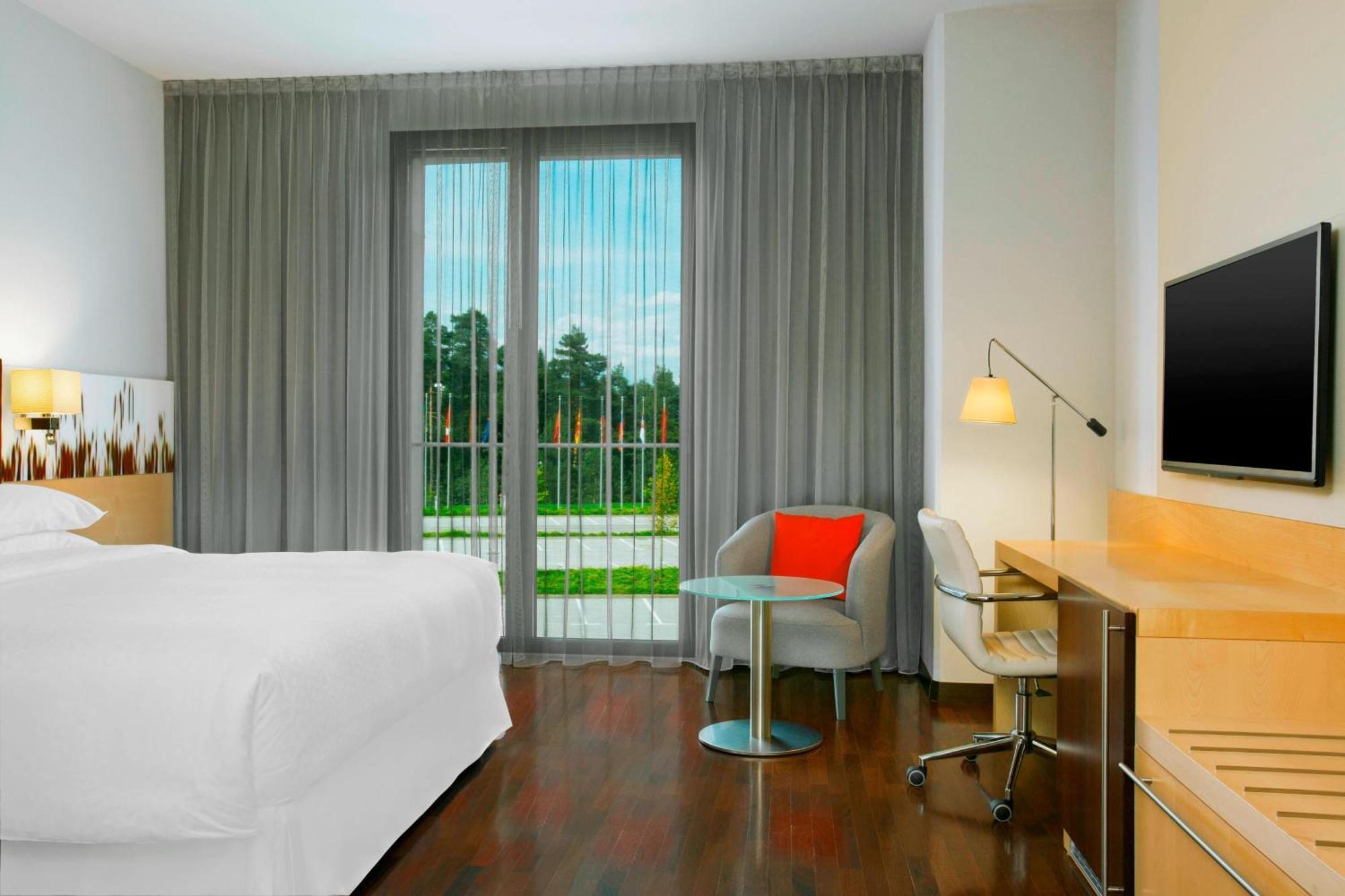 Four Points By Sheraton Mons 4*